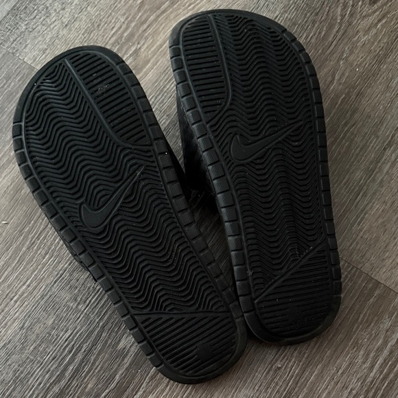 Nike Black and White Slide Sandals - Picture 3 of 3